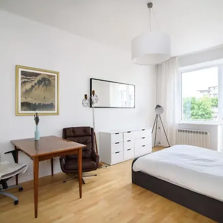 Charming With Great Location By Urban Rent דירה *