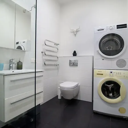 דירה Charming With Great Location By Urban Rent *